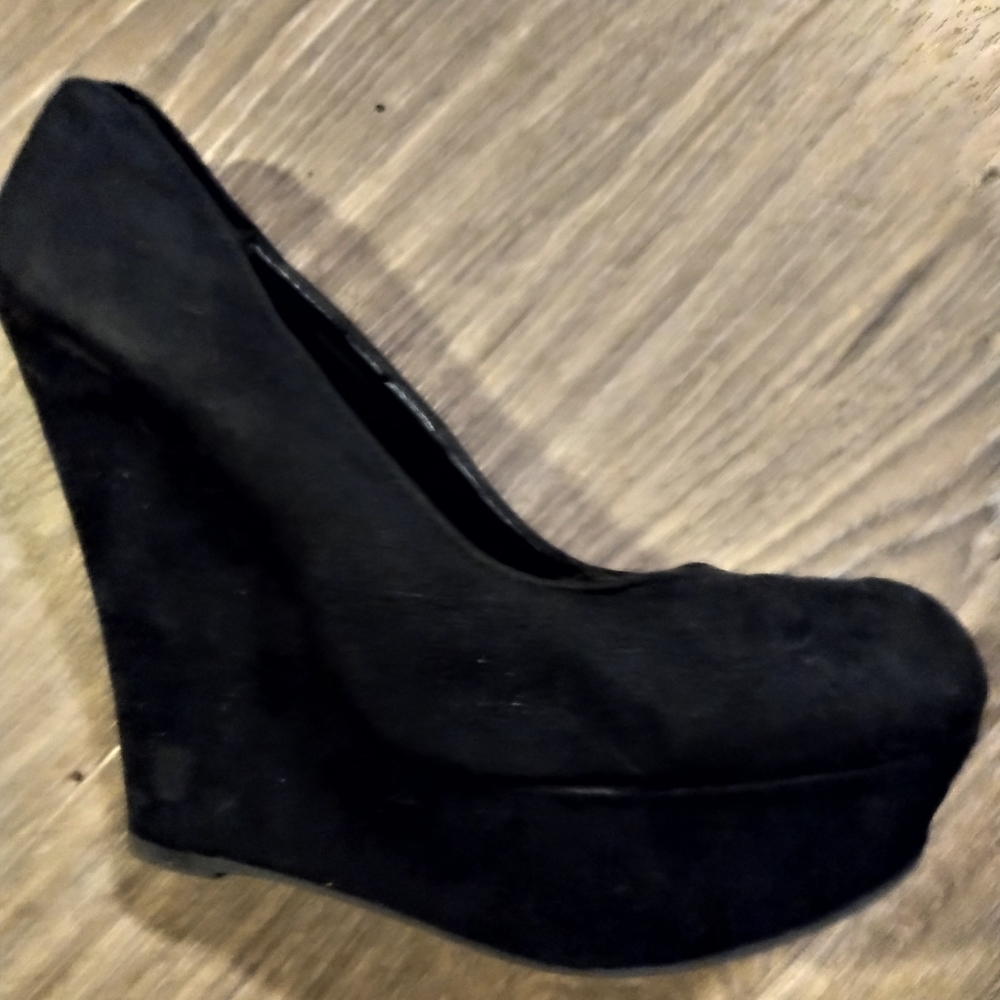 Wedge heels